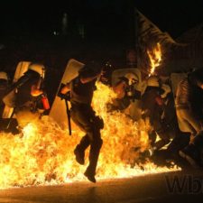 Anarchisti zaútočili na mužov zákona