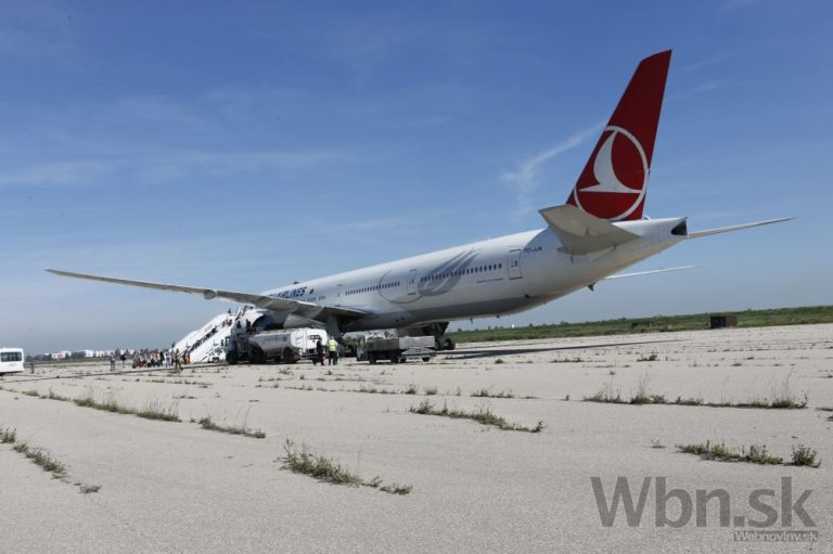 Boeing 777