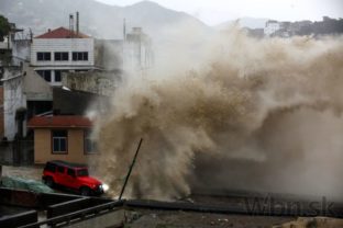 Čína sa obáva ničivého tajfúnu, evakuovala státisíce ľudí