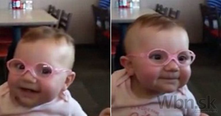 Dievčatko prvýkrát uvidelo rodičov, jeho reakcia nemá chybu