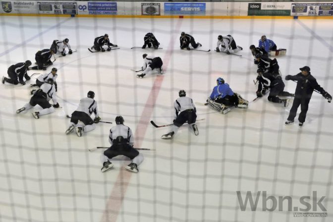 Hokejisti Slovana Bratislava začali prípravu na ľade