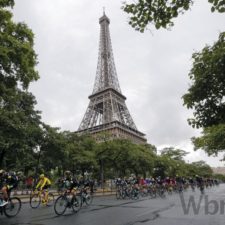 Najkrajšie momenty z poslednej etapy Tour de France 2015