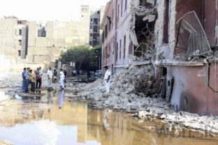 Pred budovou talianskeho konzulátu vybuchla v Egypte bomba