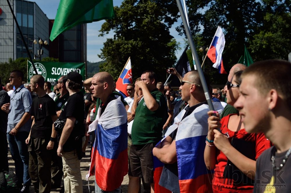 V Žiline pochodovali proti utečencom