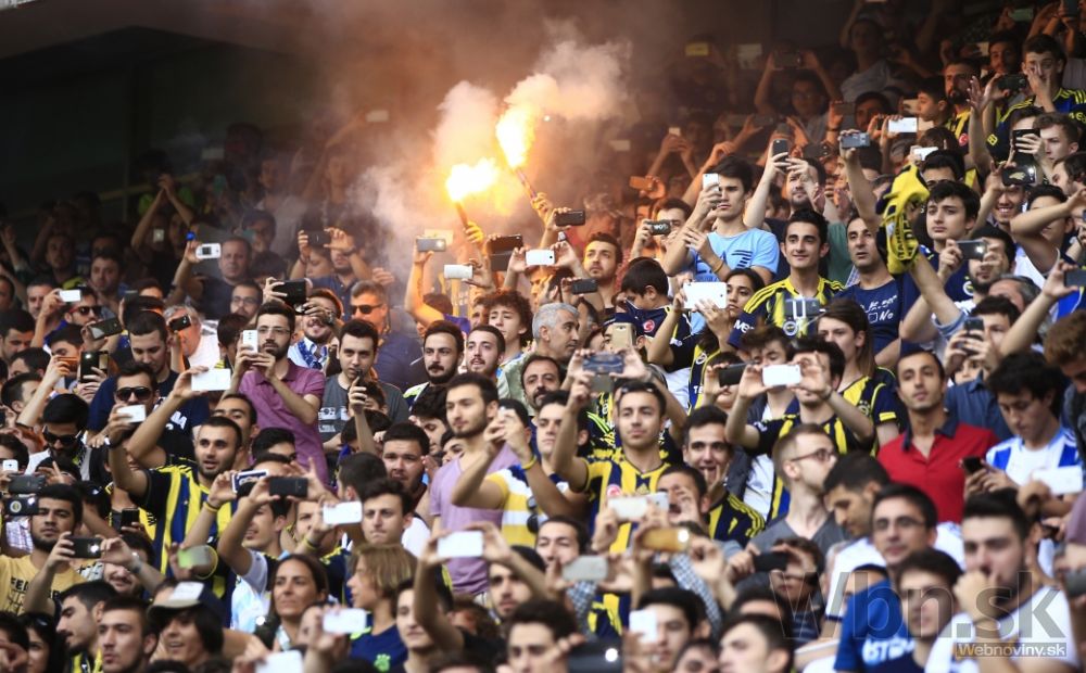 Van Persie chce v Turecku vyhrávať, dojali ho tisíce fanúšikov