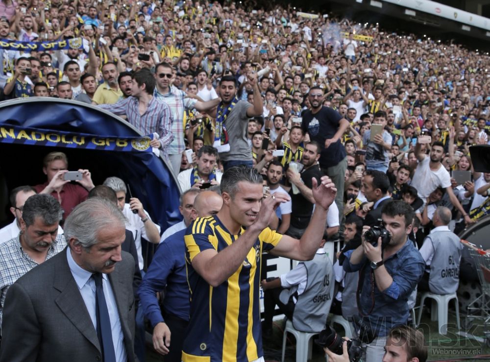Van Persie chce v Turecku vyhrávať, dojali ho tisíce fanúšikov