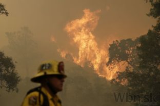 Kaliforniu ohrozujú rozsiahle požiare