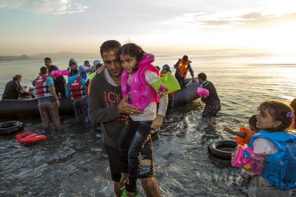 Migranti sa túžia dostať na Kos, zápasili o miesto na lodi