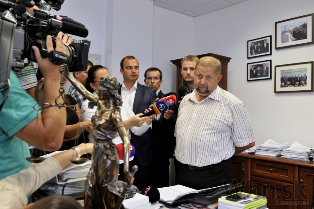 Najvyšší súd je pod tlakom, Harabinov senát môže zaniknúť