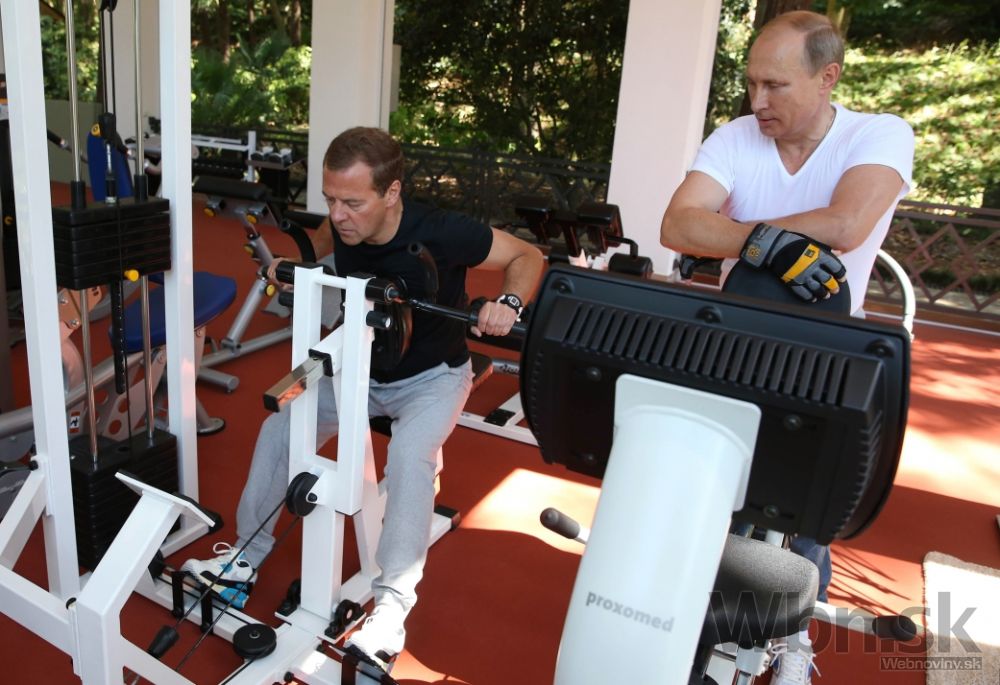 Putin si dal do tela, ale len pro forma