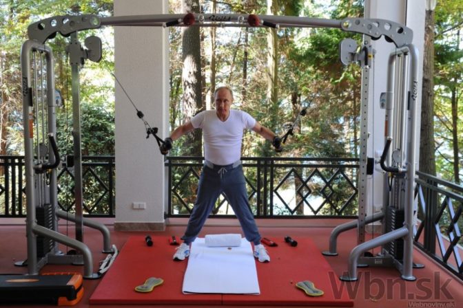 Putin si dal do tela, ale len pro forma