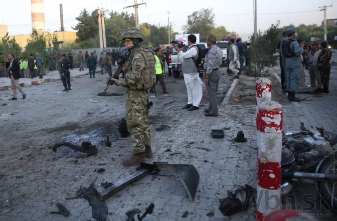 Samovražedný atentátnik zaútočil v Kábule na cudzincov