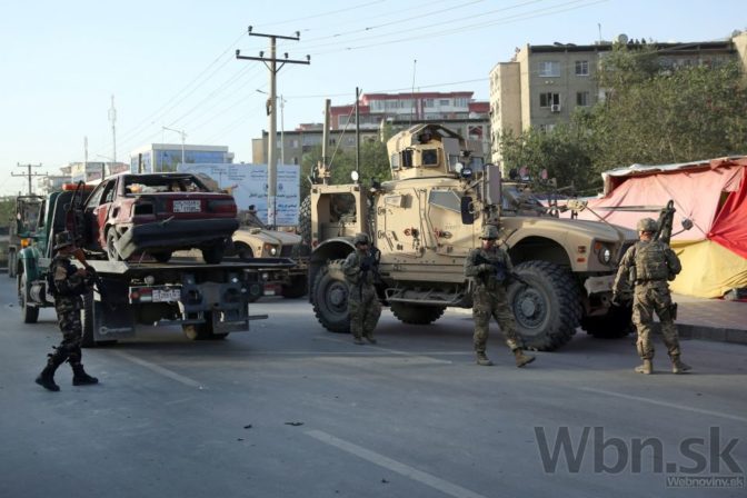 Samovražedný atentátnik zaútočil v Kábule na cudzincov