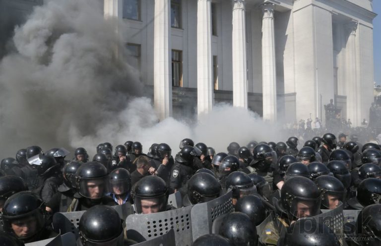 Ukrajinský parlament prijal v prvom čítaní reformu ústavy