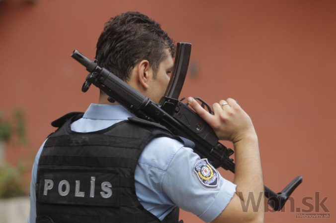 V Istanbule zaútočili na policajnú stanicu a konzulát USA