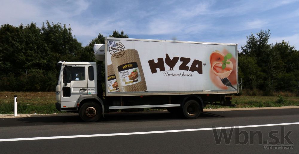 V nákladiaku so slovenskými nápismi našli desiatky mŕtvych utečencov