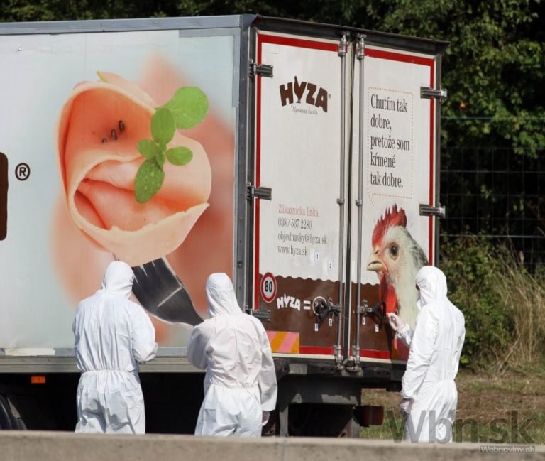 V nákladiaku so slovenskými nápismi našli desiatky mŕtvych utečencov