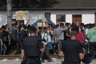 Chorvátsko zvážalo migrantov k maďarskej hranici