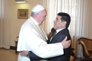 Diego Maradona, pápež František