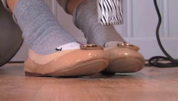 Fénom sa dajú roztiahnuť topánky.