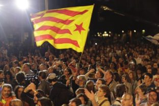 Katalánci si volia regionálny parlament