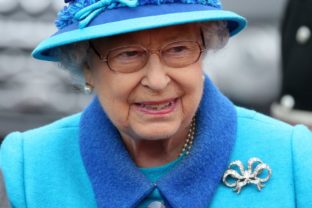 Kráľovná Alžbeta II. je najdlhšie vládnucim panovníkom