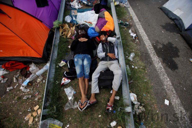 Migranti v Srbsku po uzavretí hraníc s Maďarskom smerujú do Chorvátska