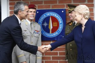 NATO slávnostne otvorilo nové veliteľské centrum vo Vilniuse