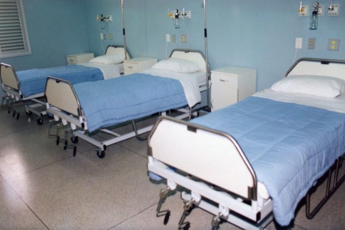 Nemocnica_lozka