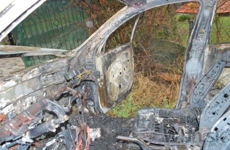 Požiar, auto