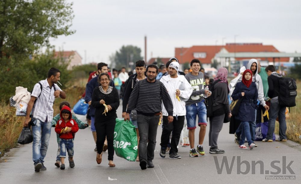 Rakúšania prijali migrantov z Maďarska