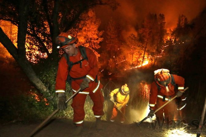 Sever Kalifornie pustošia lesné požiare