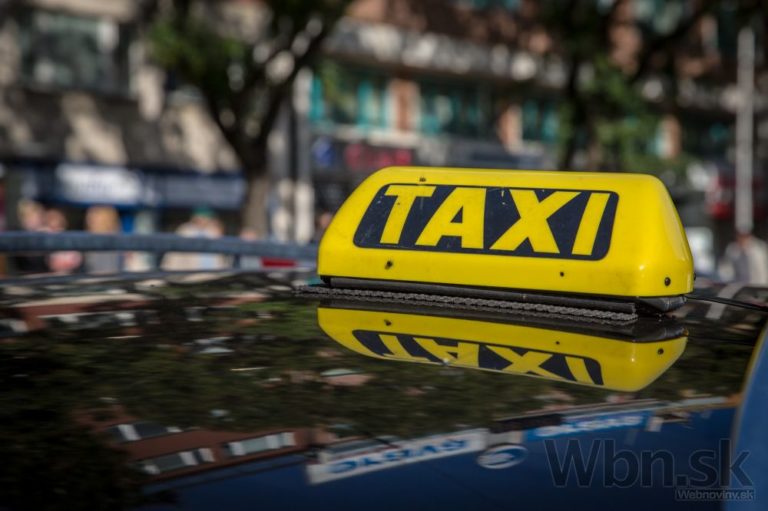 Štrajk taxikárov proti službe Uber