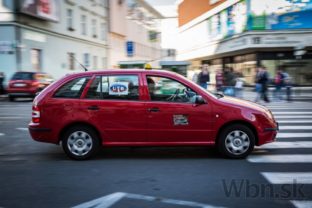 Štrajk taxikárov proti službe Uber