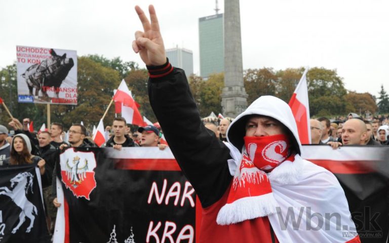 V Poľsku demonštranti proti migrantom fackali chodca s tmavou pokožkou