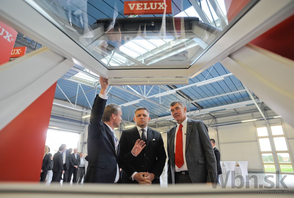 Výrobca strešných okien v Partizánskom otvoril výrobné haly