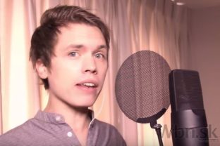 YouTuber Roomie, ktorý dokáže napodobniť slávnych spevákov