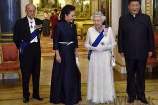 Alžbeta usporiadala pre čínskeho prezidenta veľkolepý banket