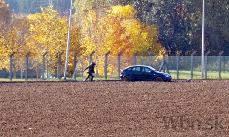 Belgicko: Muž v aute sa pokúsil preniknúť do kasární