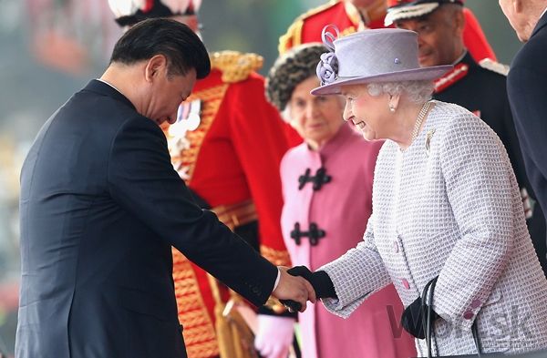 Čínsky prezident a britská kráľovná