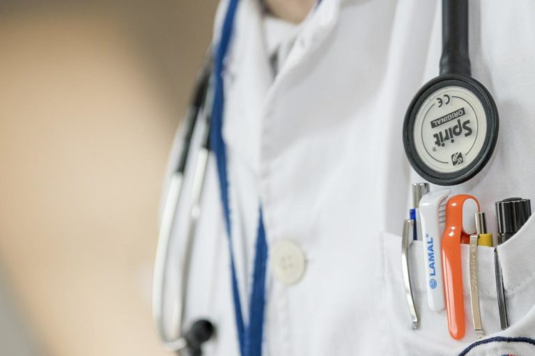 Doctor 563428_1280.jpg