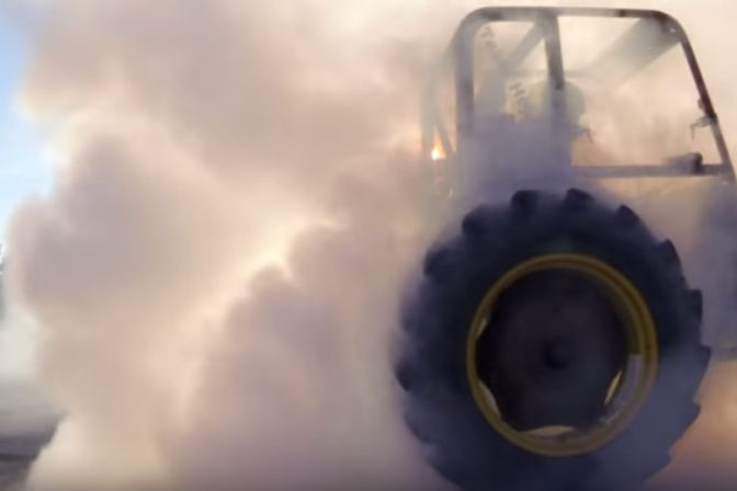 Driftujuci traktor.png