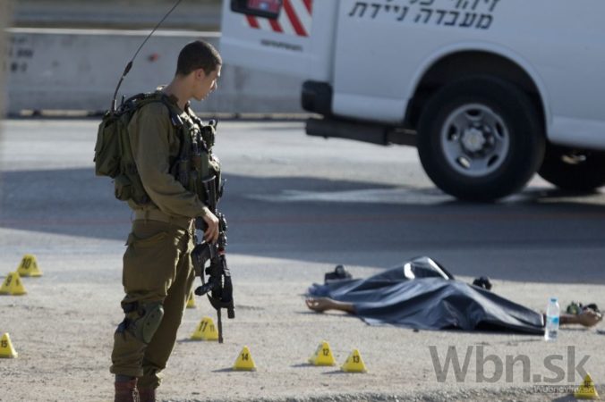 Izraelskí vojaci zastrelili muža, čo im chcel vytrhnúť zbraň