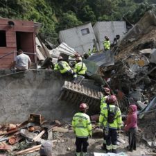 Masívne zosuvy pôdy zničili obec v Guatemale