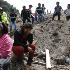 Masívne zosuvy pôdy zničili obec v Guatemale