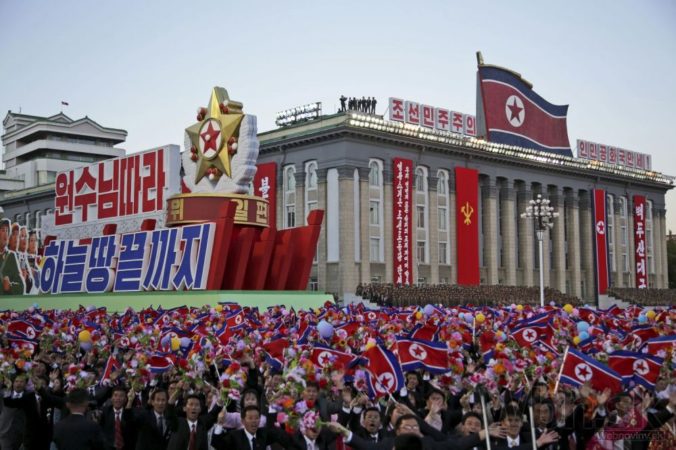 Obrovská vojenská prehliadka v Pchjongjangu