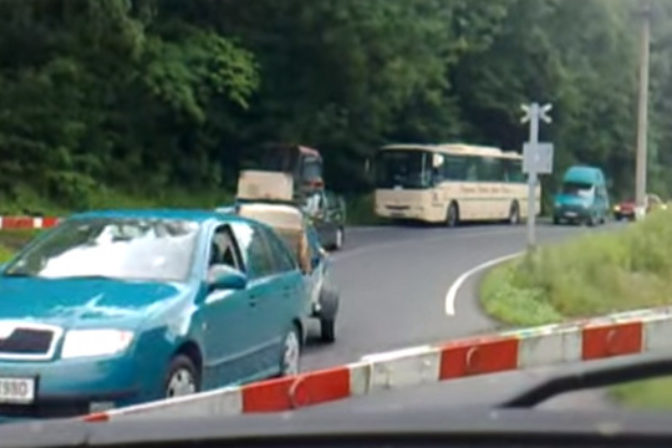 Prejazd cez zeleznicnicne priecestie.png