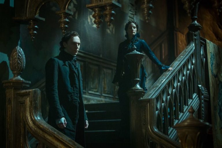 Purpurový vrch (Crimson Peak)