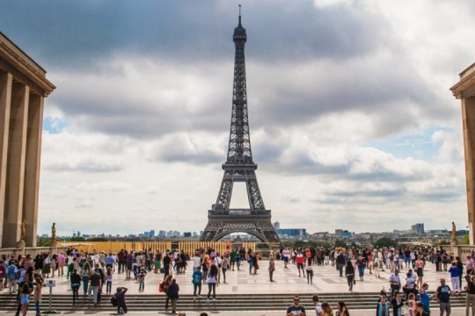 Eiffel tower 974997_960_720.jpg