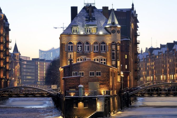 Hamburg_harbor.jpg